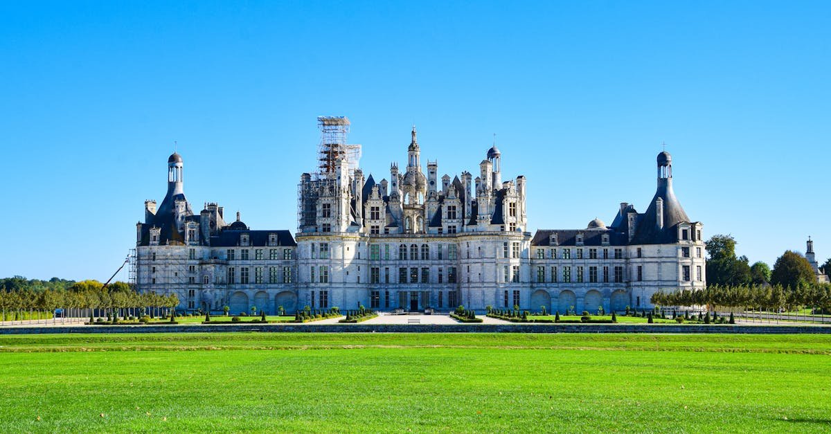 découvrez la beauté et la diversité de la loire-atlantique, entre plages, patrimoine historique et nature préservée.